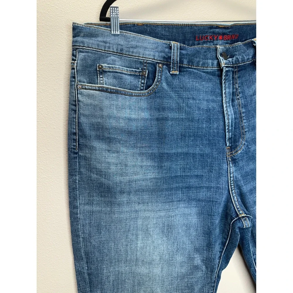 Lucky Brand 181 Relaxed Straight Blue Denim Jeans Mens 44x32 Medium Wash - Picture 3 of 10